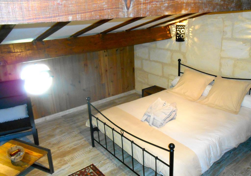Sous Les Marronniers Bed & Breakfast Petit-Palais-et-Cornemps Oda fotoğraf