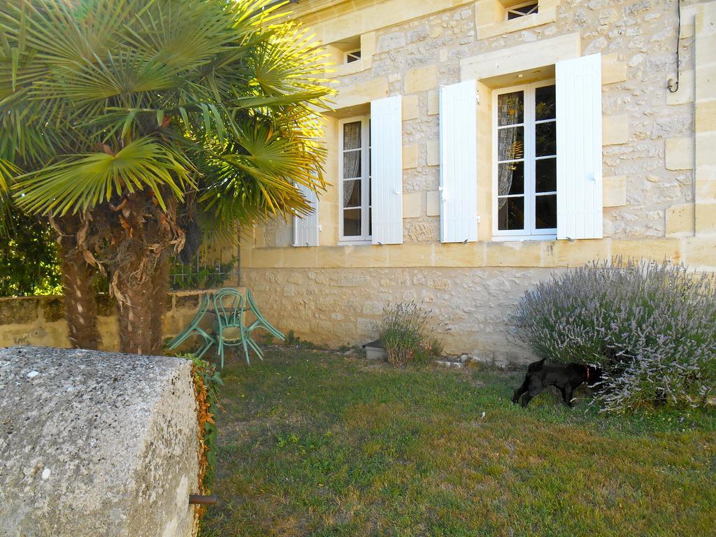 Sous Les Marronniers Bed & Breakfast Petit-Palais-et-Cornemps Oda fotoğraf